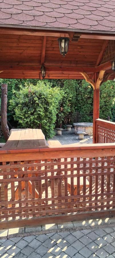Rózsakert Apartmanház Hajdúszoboszló Exterior foto