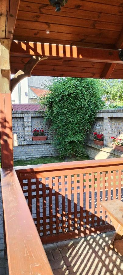 Rózsakert Apartmanház Hajdúszoboszló Exterior foto