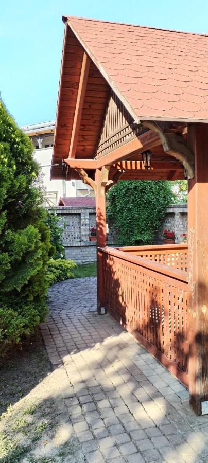 Rózsakert Apartmanház Hajdúszoboszló Exterior foto
