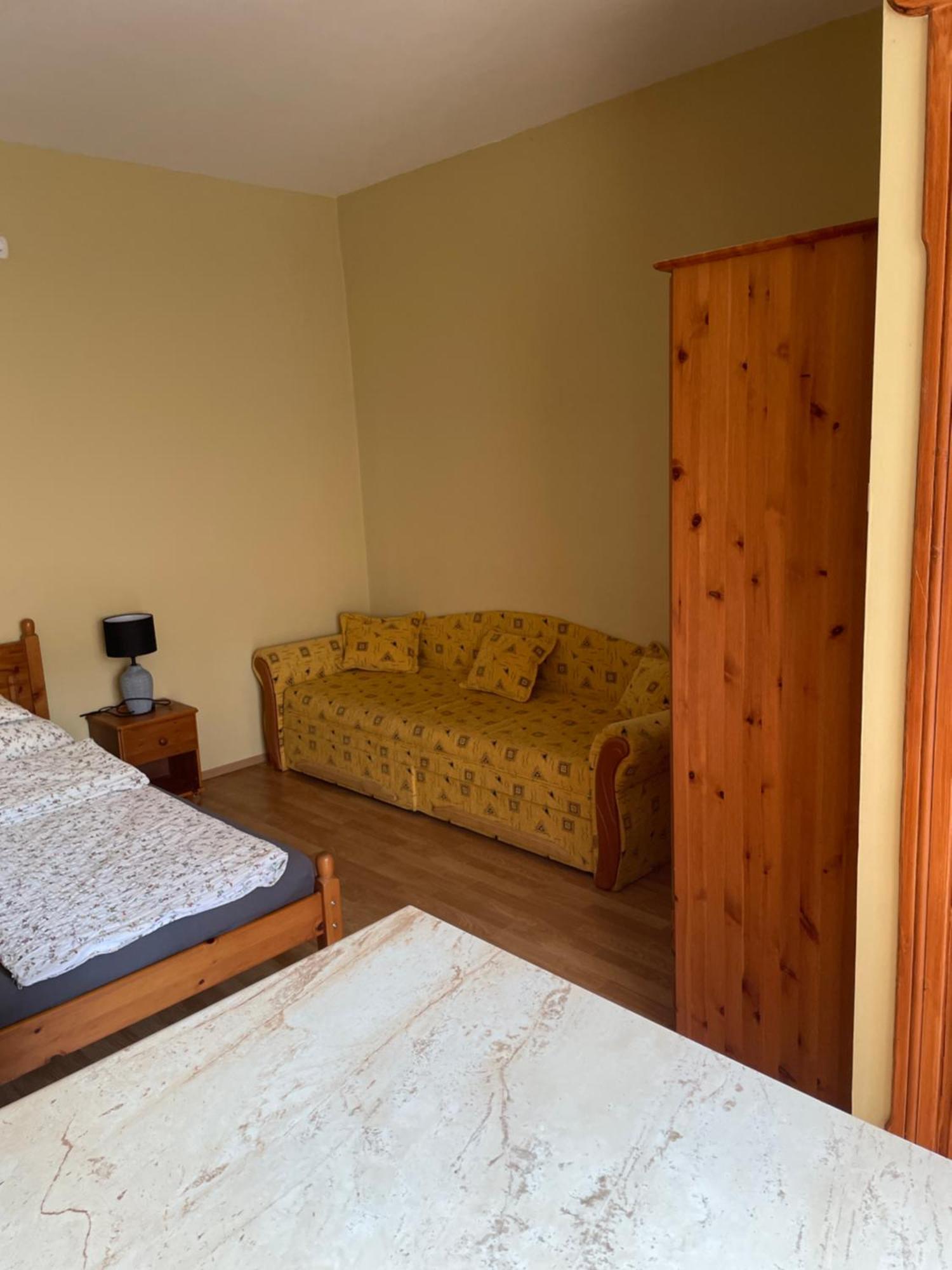 Rózsakert Apartmanház Hajdúszoboszló Exterior foto