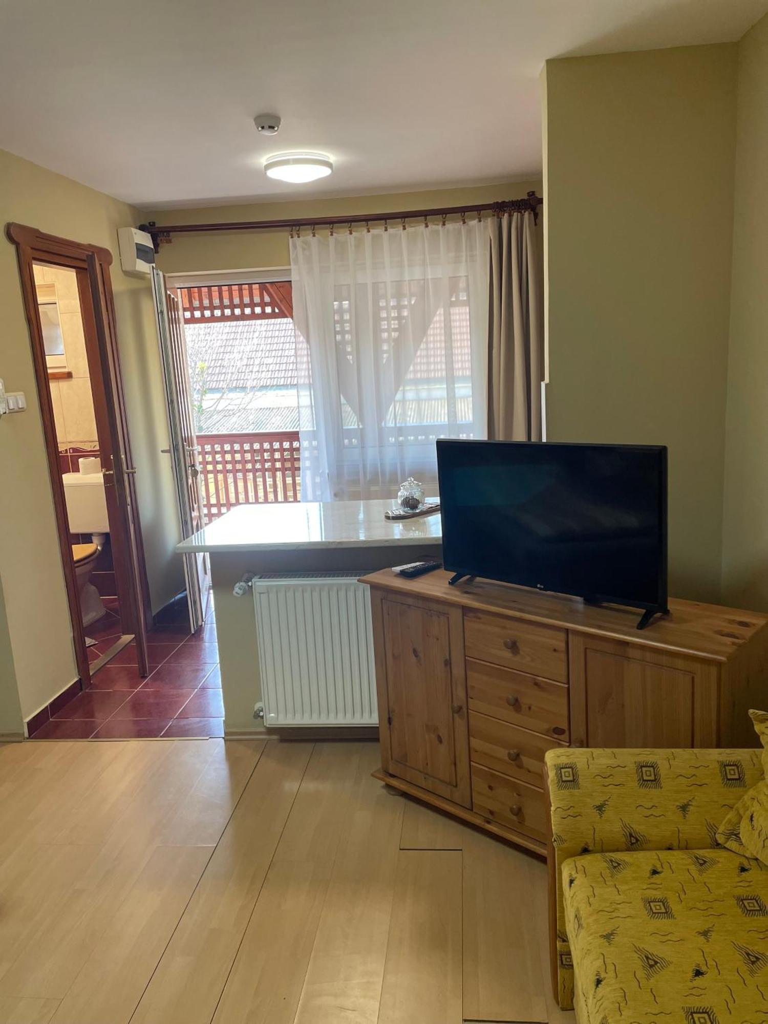 Rózsakert Apartmanház Hajdúszoboszló Exterior foto