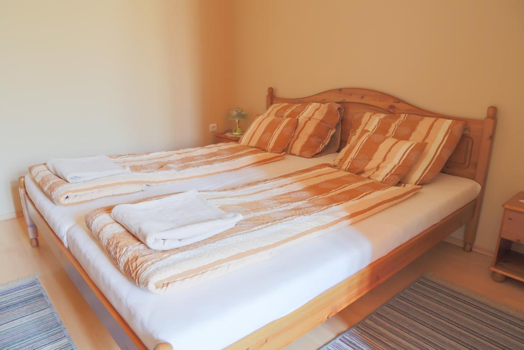 Rózsakert Apartmanház Hajdúszoboszló Exterior foto